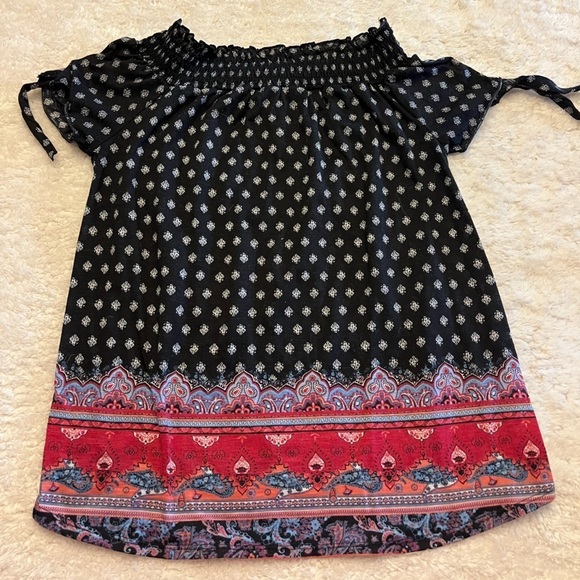 Bobbie Brooks Tops - Bobbi Brooks Boho Off the Shoulder Blouse w/ Tie Sleeves